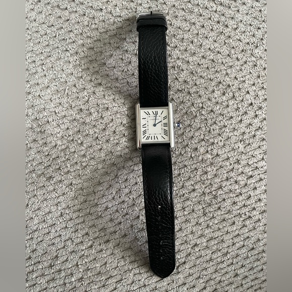 Cartier Tank Must Large 2022 - full set, box and papers - Picture 2 of 5